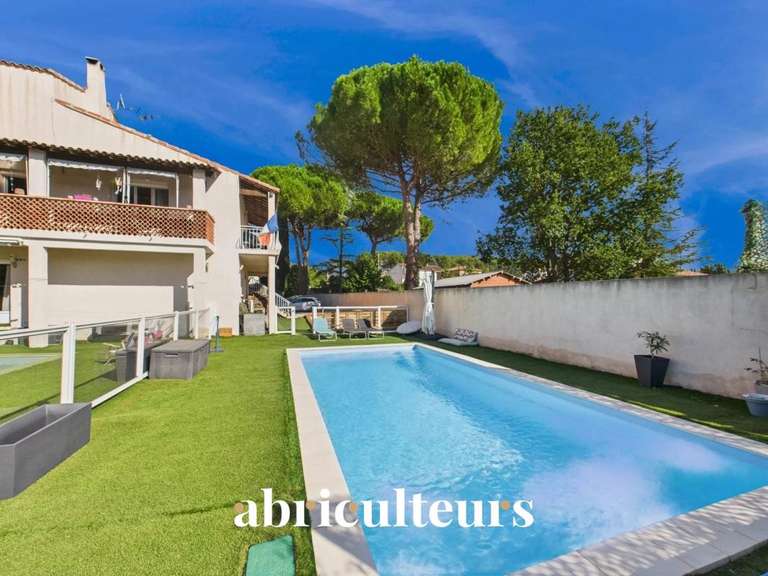 Maison Bouc-Bel-Air - 5 chambres - 192m²