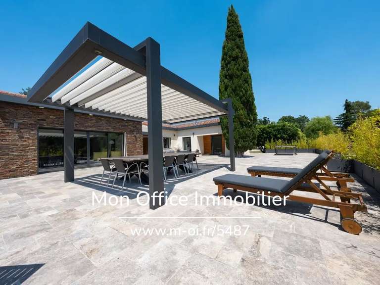 House Bouc-Bel-Air - 4 bedrooms - 170m²