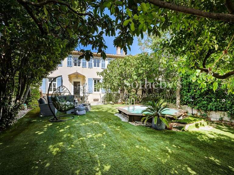 Maison Bouc-Bel-Air - 5 chambres - 200m²