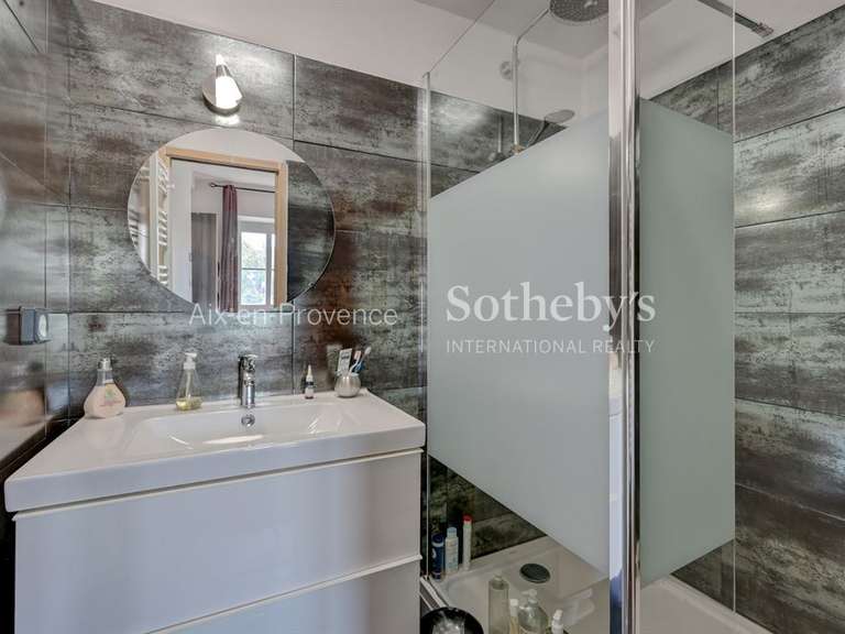 Maison Bouc-Bel-Air - 5 chambres - 200m²