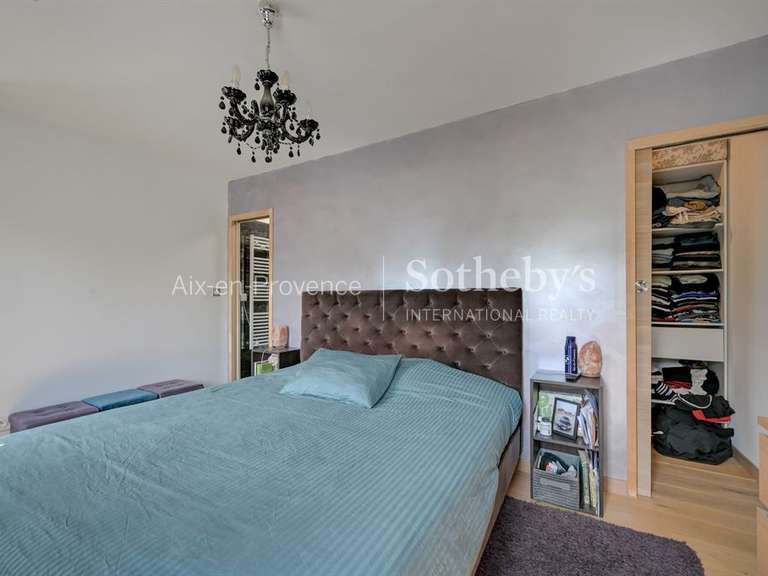 Maison Bouc-Bel-Air - 5 chambres - 200m²
