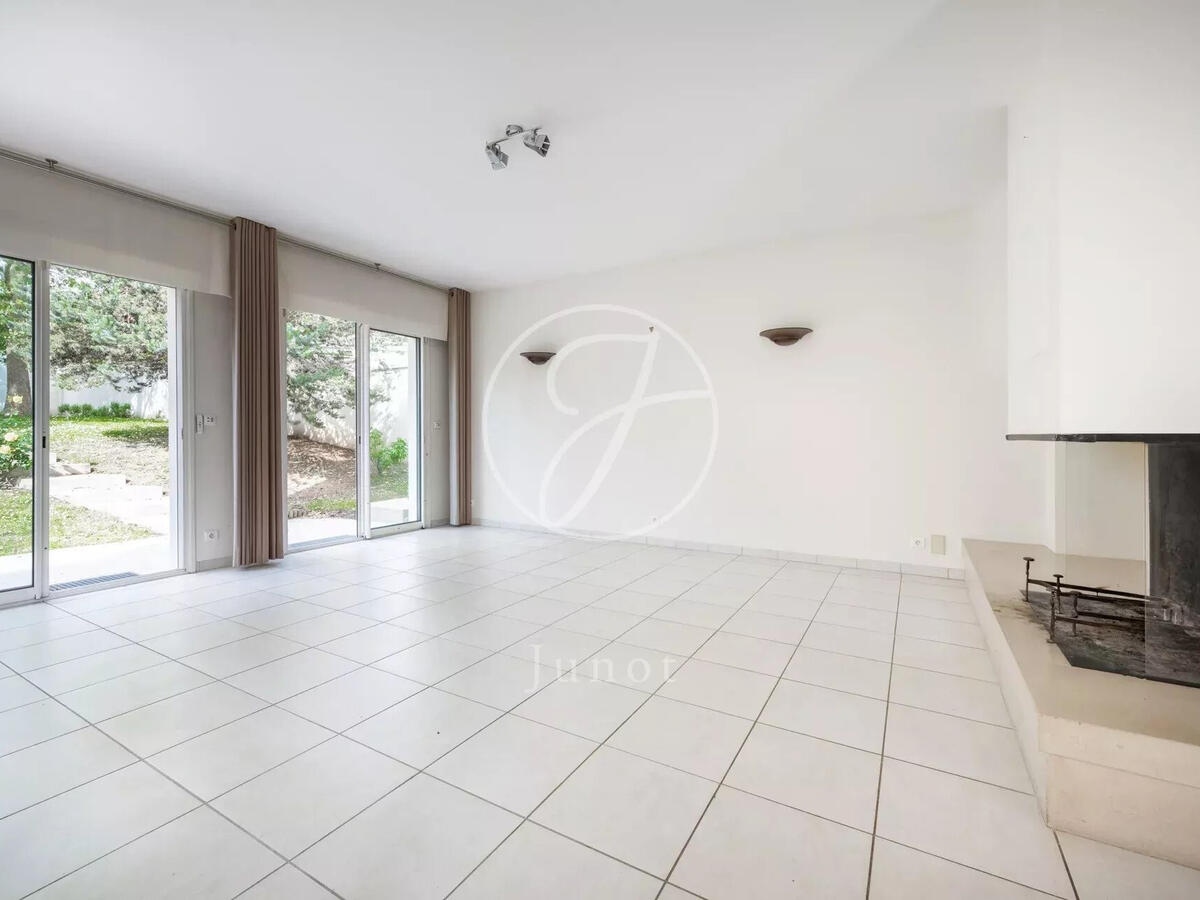 House Bougival