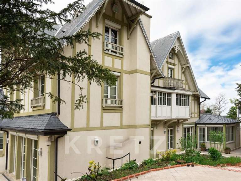 Maison Bougival - 9 chambres - 851m²