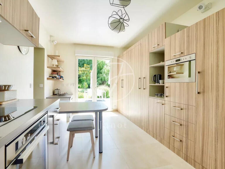 Maison Bougival - 4 chambres - 218m²