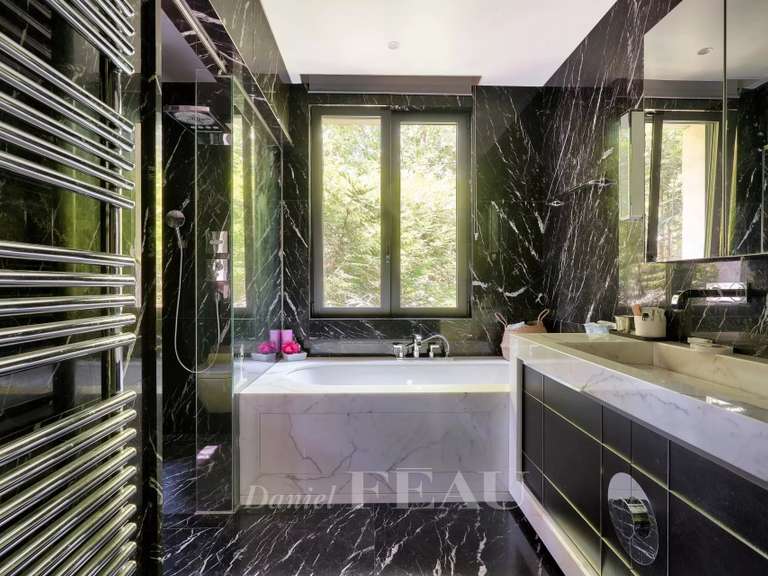 Maison Bougival - 5 chambres - 246m²