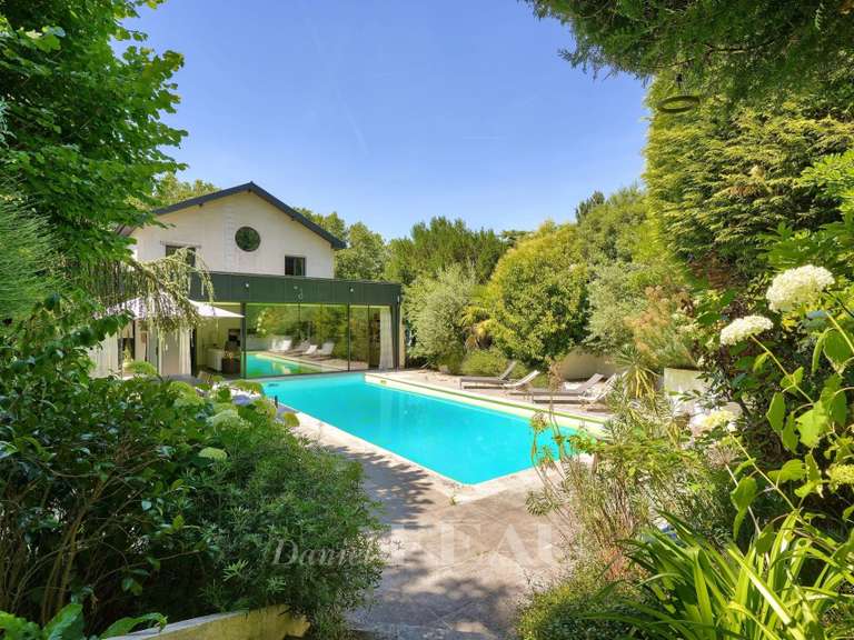 Maison Bougival - 4 chambres - 351m²