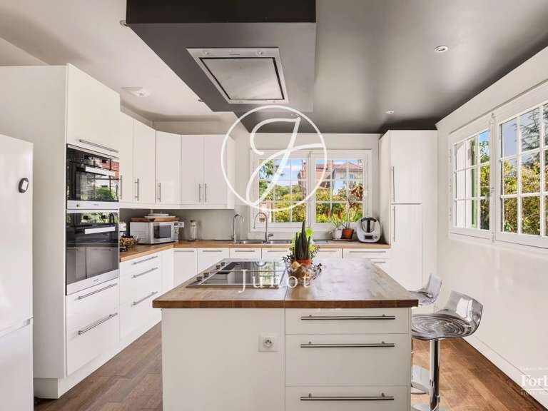 Maison Bougival - 4 chambres - 311m²