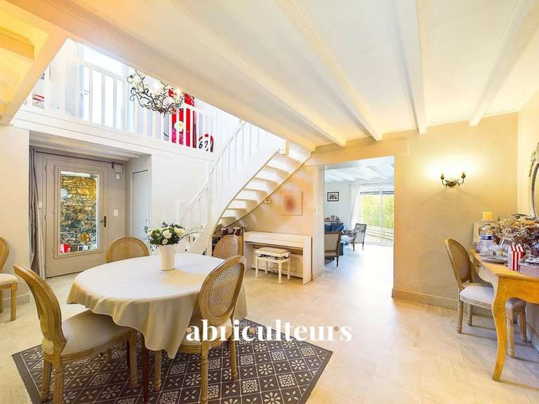 Maison Bouguenais - 4 chambres - 220m²