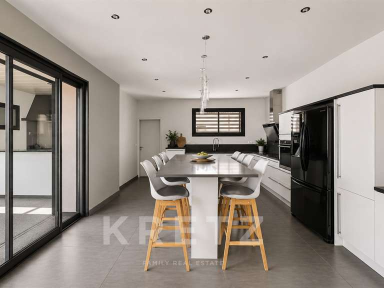 Maison Boujan-sur-Libron - 4 chambres - 314m²