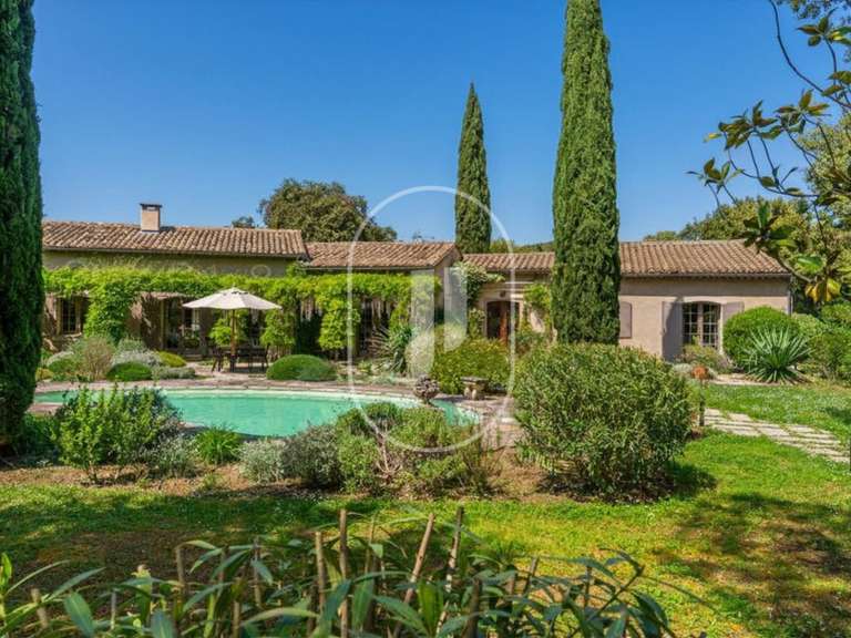 Propriété Boulbon - 6 chambres - 300m²