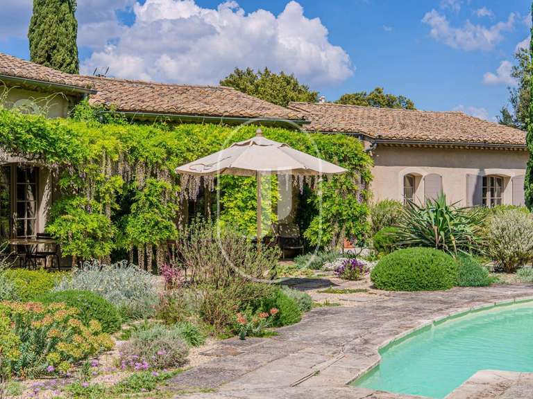 Propriété Boulbon - 6 chambres - 300m²