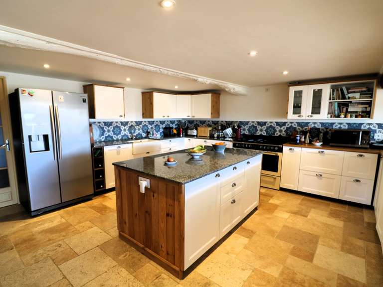 Maison Boulogne-sur-Gesse - 6 chambres - 330m²