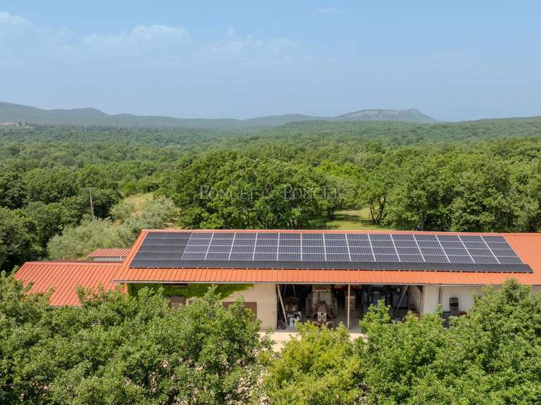 Property Bouquet - 7 bedrooms - 250m²