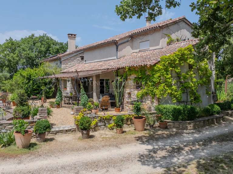 Propriété Bouquet - 7 chambres - 250m²