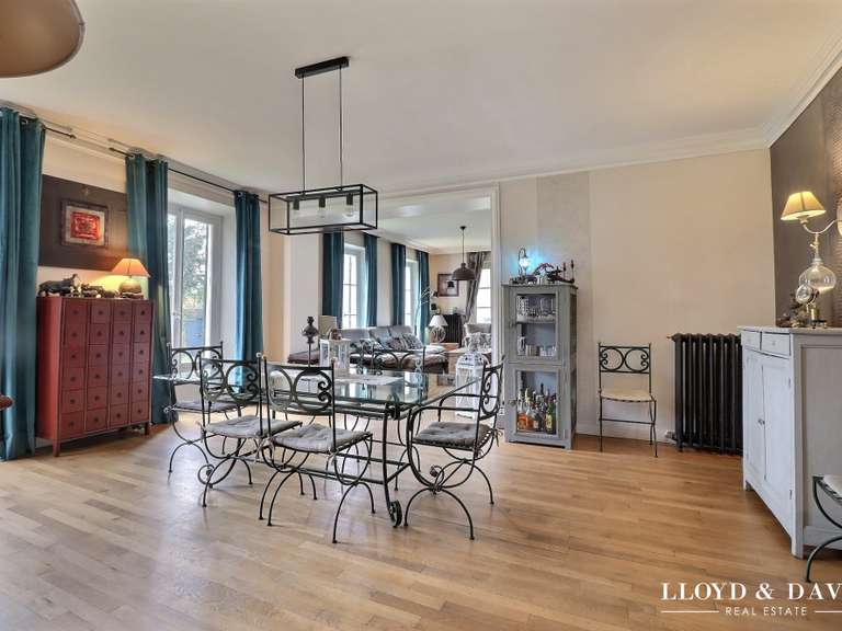 Maison Bouray-sur-Juine - 9 chambres - 455m²