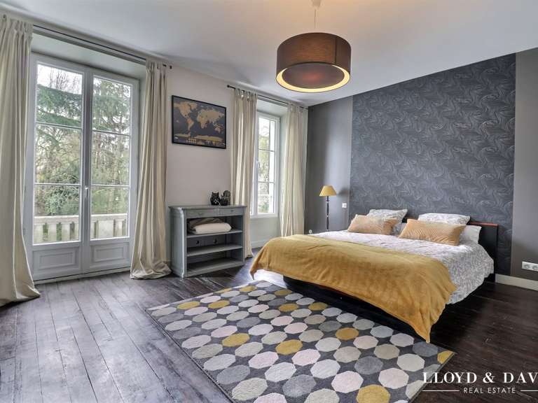 Maison Bouray-sur-Juine - 9 chambres - 455m²