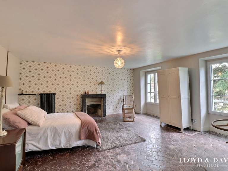 Maison Bouray-sur-Juine - 9 chambres - 455m²