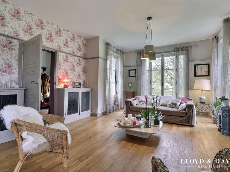 Maison Bouray-sur-Juine - 9 chambres - 455m²