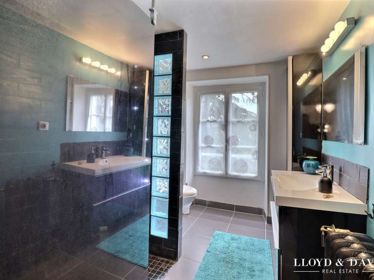 Maison Bouray-sur-Juine - 9 chambres - 455m²