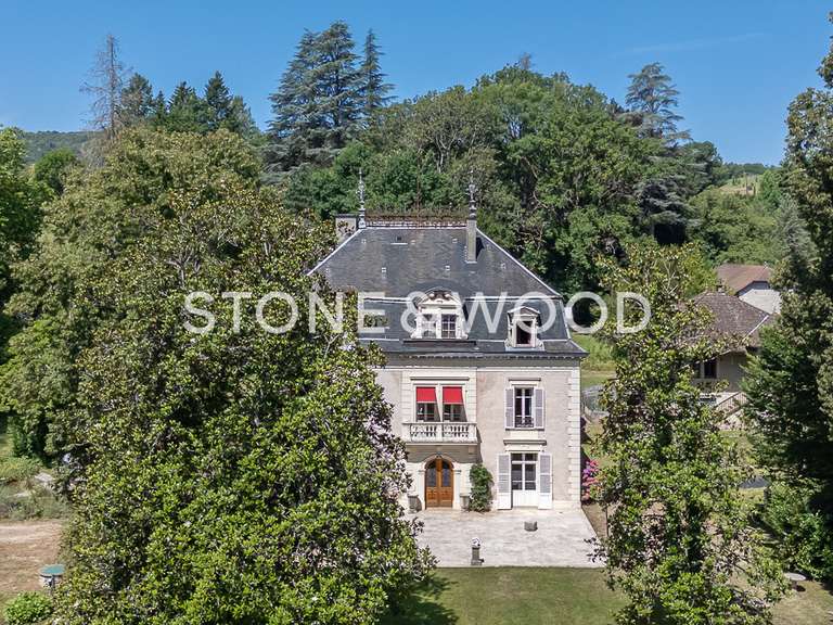 House Bourdeau - 10 bedrooms - 979m²