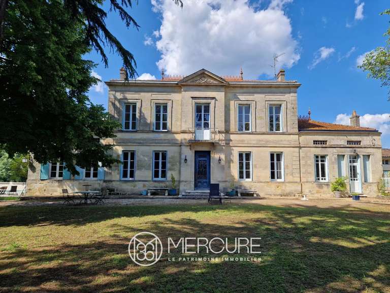 Domaine viticole Bourg - 7 chambres - 550m²
