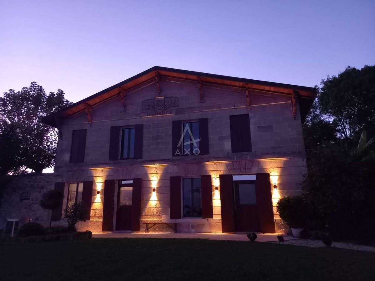 Maison Bourg
