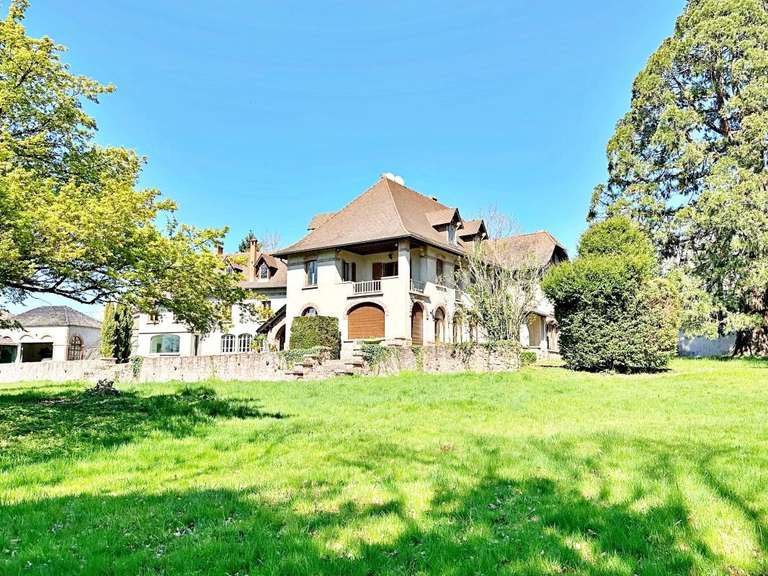 Manoir Bourg-de-Thizy - 14 chambres