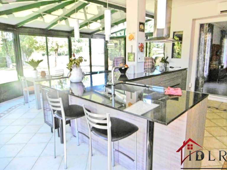 Maison Bourg-en-Bresse - 3 chambres - 162m²