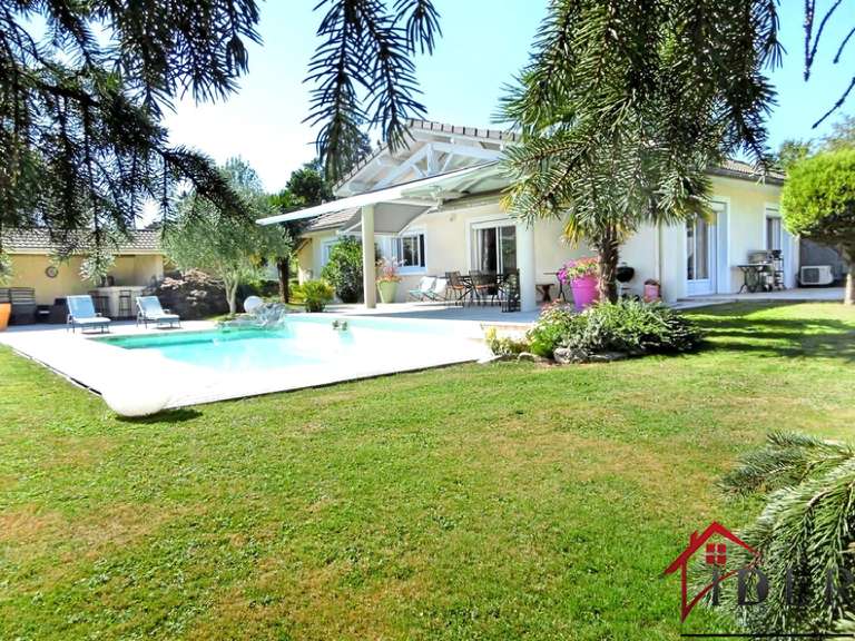 Maison Bourg-en-Bresse - 3 chambres - 162m²