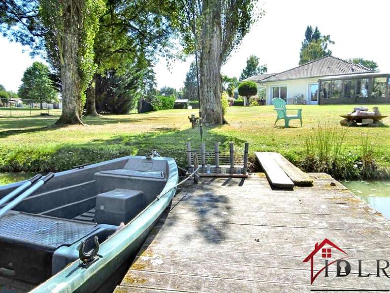 Maison Bourg-en-Bresse - 3 chambres - 162m²