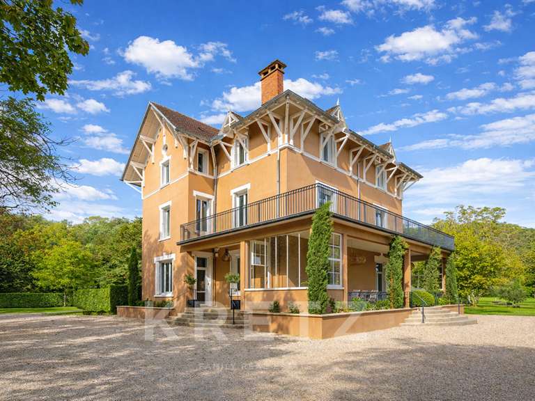 Maison Bourg-en-Bresse - 7 chambres - 450m²