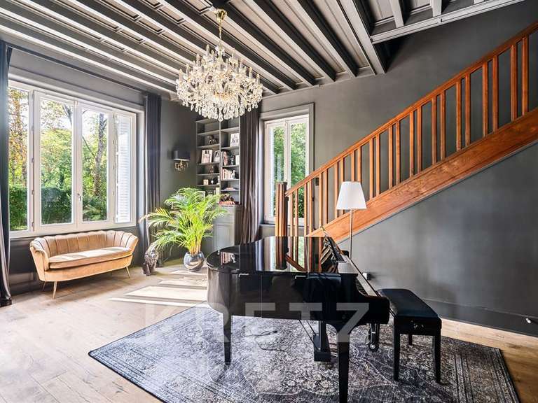 Maison Bourg-en-Bresse - 7 chambres - 450m²