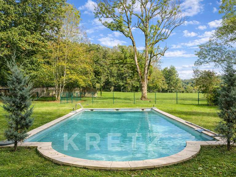 Maison Bourg-en-Bresse - 7 chambres - 450m²