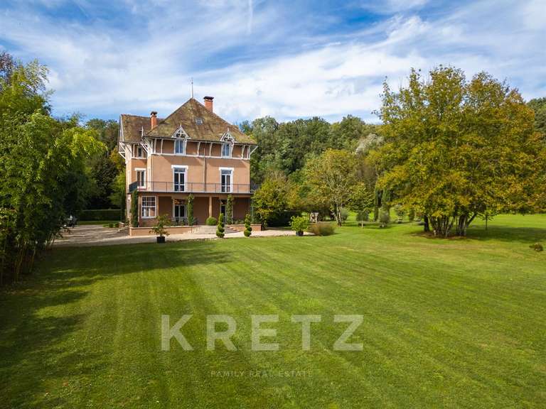 Maison Bourg-en-Bresse - 7 chambres - 450m²