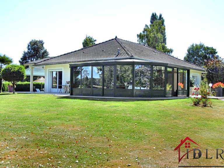 Maison Bourg-en-Bresse - 3 chambres - 162m²