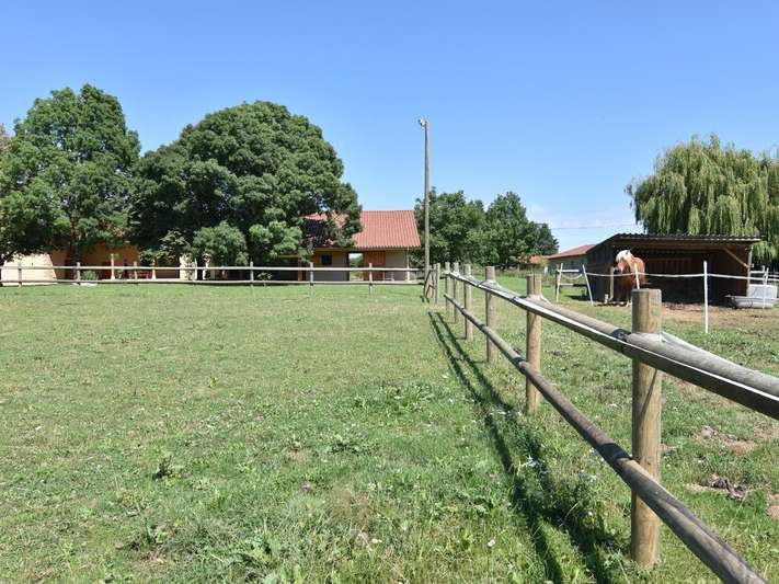 Sale Property BourgenBresse 1 700 000€ 750m²