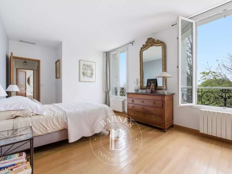 House Bourg-la-Reine - 5 bedrooms - 233m²