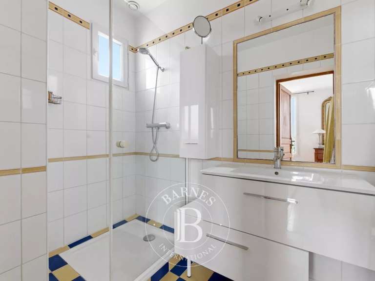 House Bourg-la-Reine - 5 bedrooms - 233m²