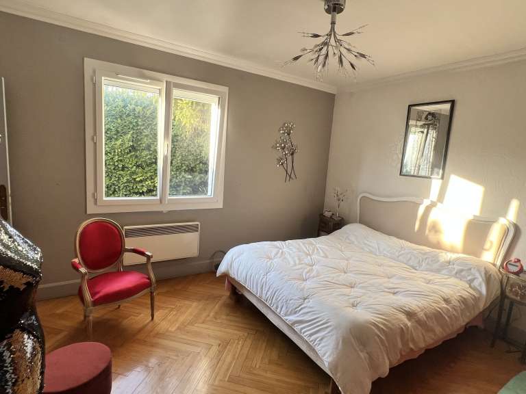 Maison Bourg-lès-Valence - 3 chambres - 140m²