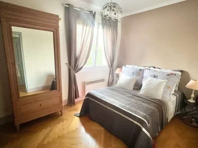 Maison Bourg-lès-Valence - 3 chambres - 140m²