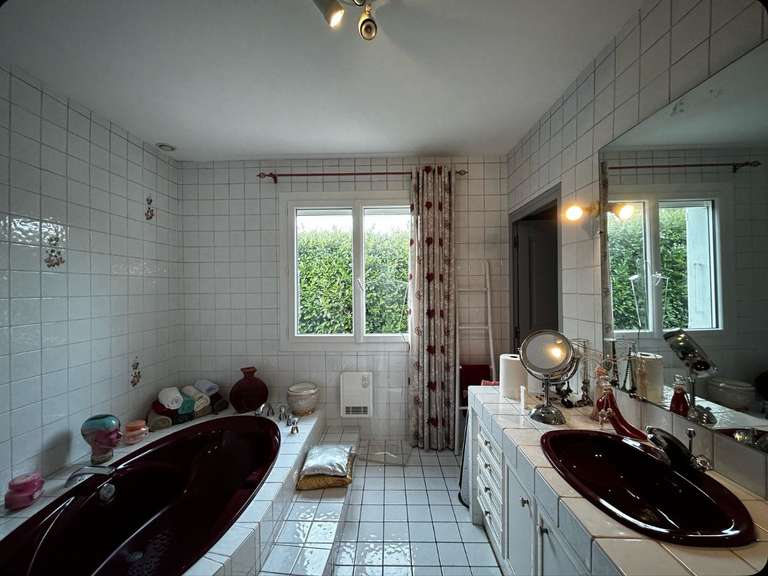 Maison Bourg-lès-Valence - 3 chambres - 140m²