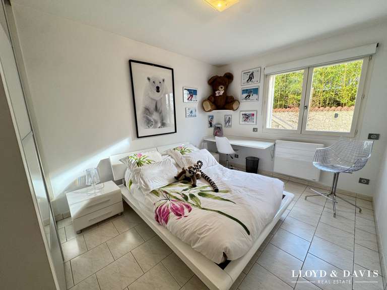 Maison Bourg-lès-Valence - 4 chambres - 220m²