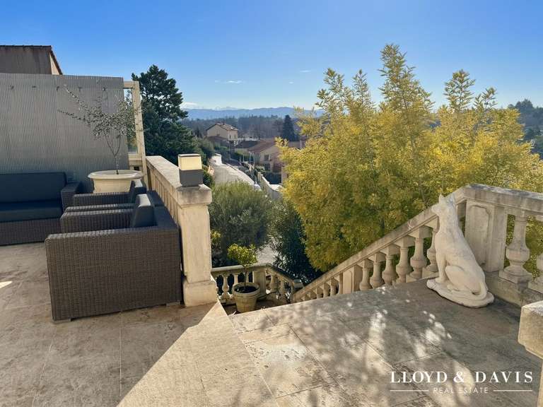 Maison Bourg-lès-Valence - 4 chambres - 236m²