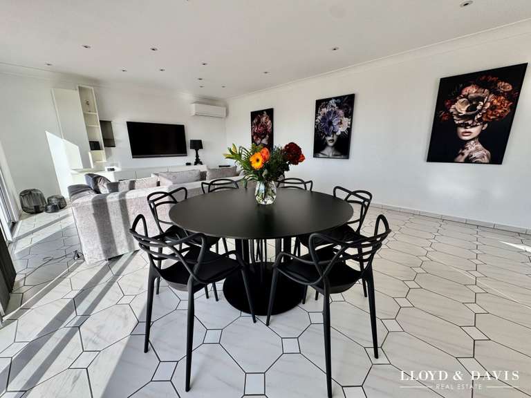 Maison Bourg-lès-Valence - 4 chambres - 220m²