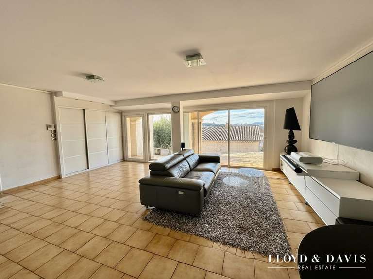 Maison Bourg-lès-Valence - 4 chambres - 220m²