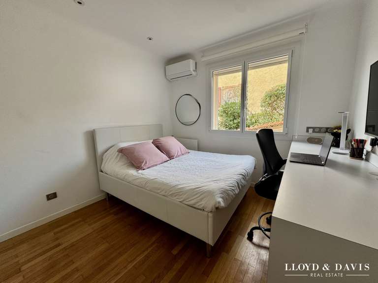 Maison Bourg-lès-Valence - 4 chambres - 220m²