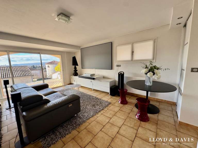 Maison Bourg-lès-Valence - 4 chambres - 220m²