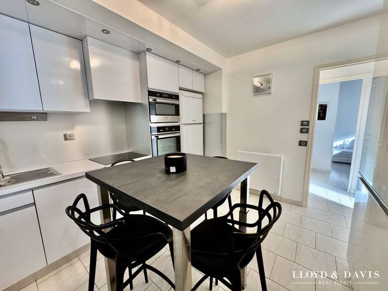 Maison Bourg-lès-Valence - 4 chambres - 220m²