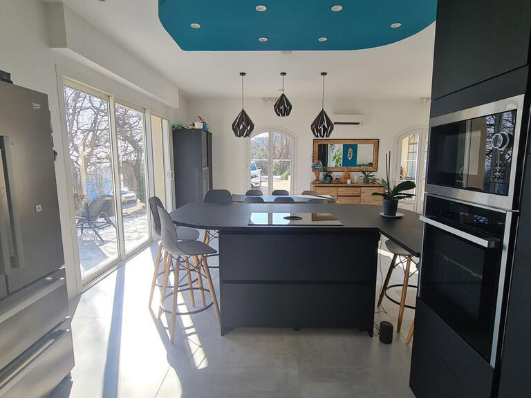 Maison Bourg-Saint-Andéol - 252m²
