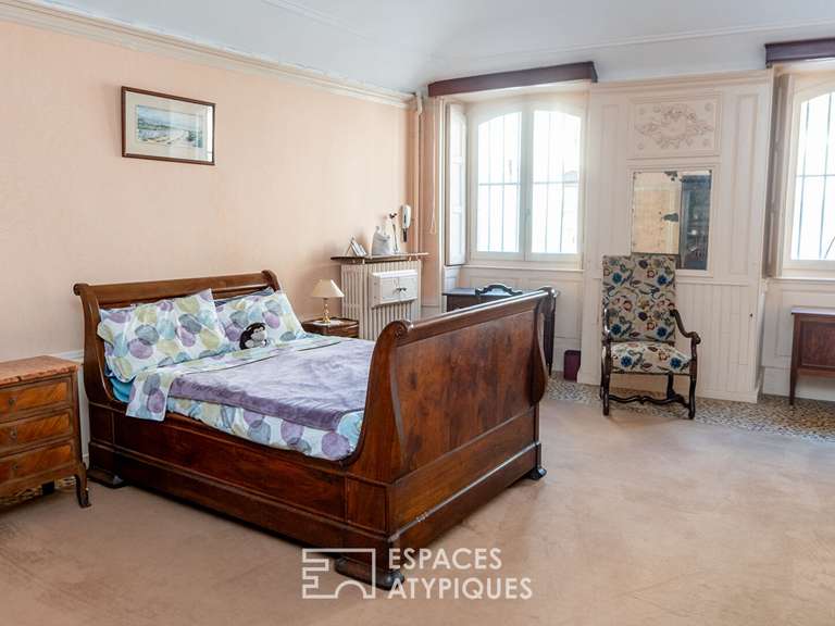 House Bourg-Saint-Andéol - 8 bedrooms - 450m²